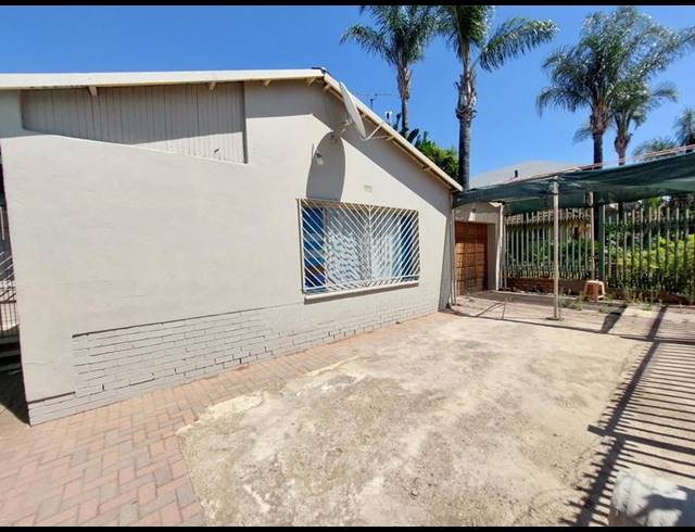 3 BEDROOM PROPERTY TO RENT IN LAUDIUM